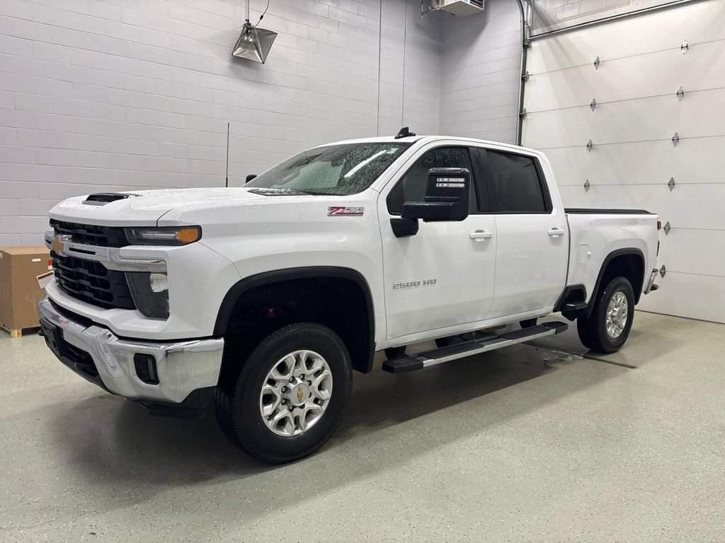 Used 2024 Chevrolet Silverado 2500 LT w/ Convenience Package AWD/4WD image 9