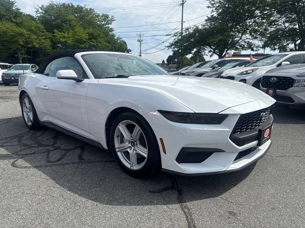 Used 2026 Ford Mustang Premium RWD image 3