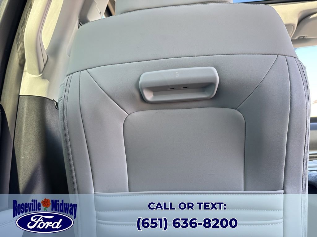 Used 2025 Ford Expedition Platinum image 35