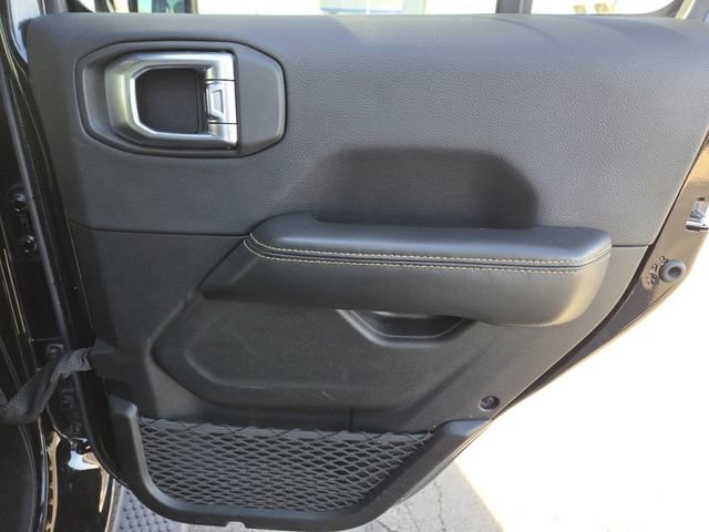 Used 2024 Jeep Wrangler Sahara image 24