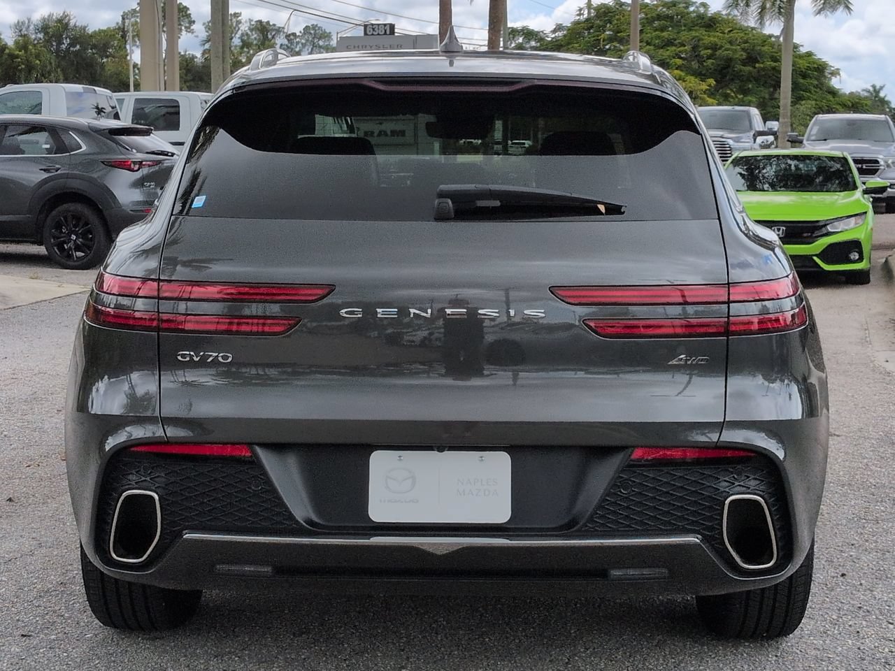 Used 2025 Genesis GV70 2.5T AWD/4WD image 6