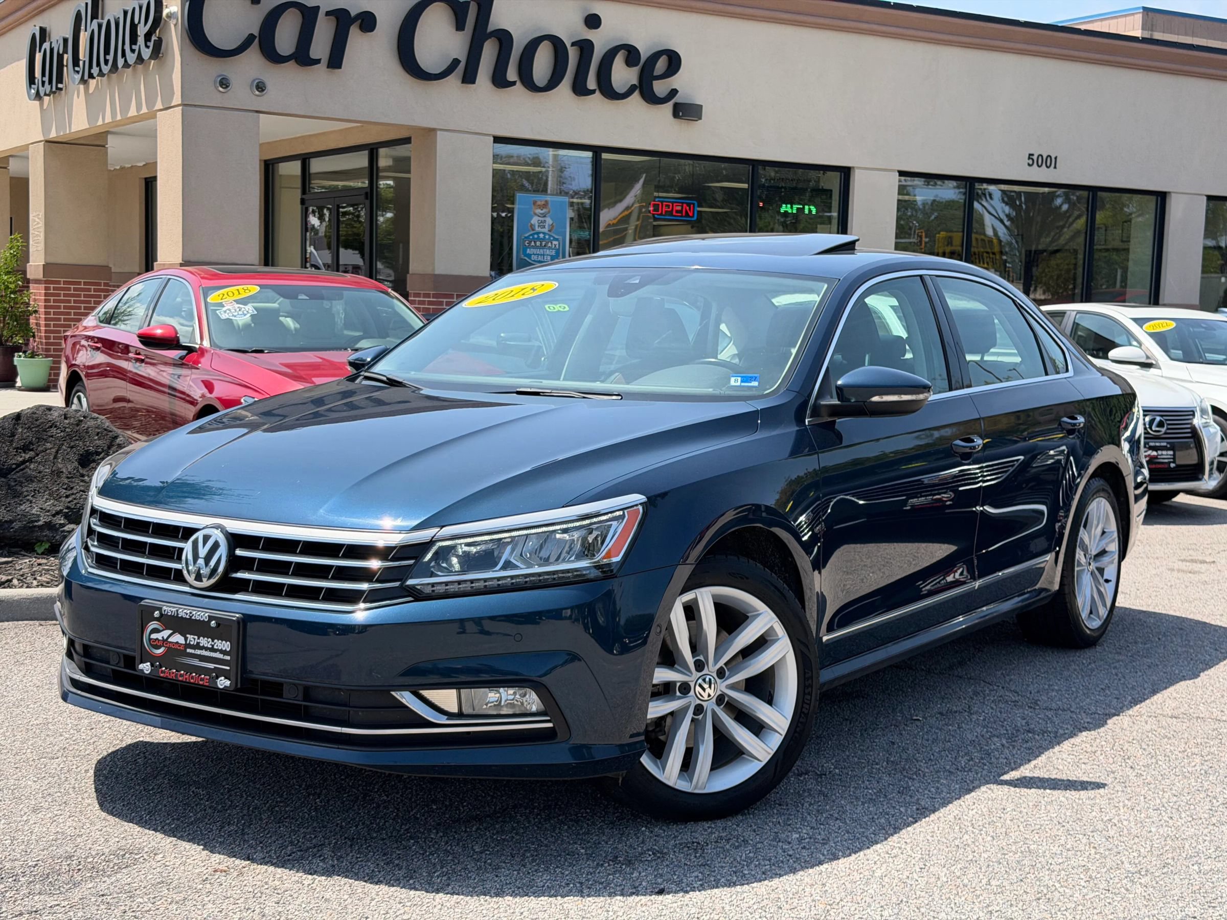 Used 2018 Volkswagen Passat 2.0T SEL Premium FWD image 1