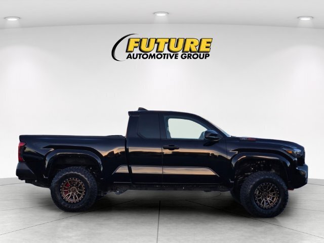 Used 2026 Toyota Tacoma SR AWD/4WD image 4