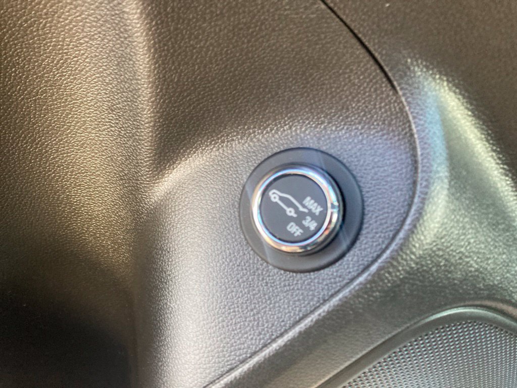 Used 2023 Buick Encore GX Essence w/ Experience Buick Package FWD image 20