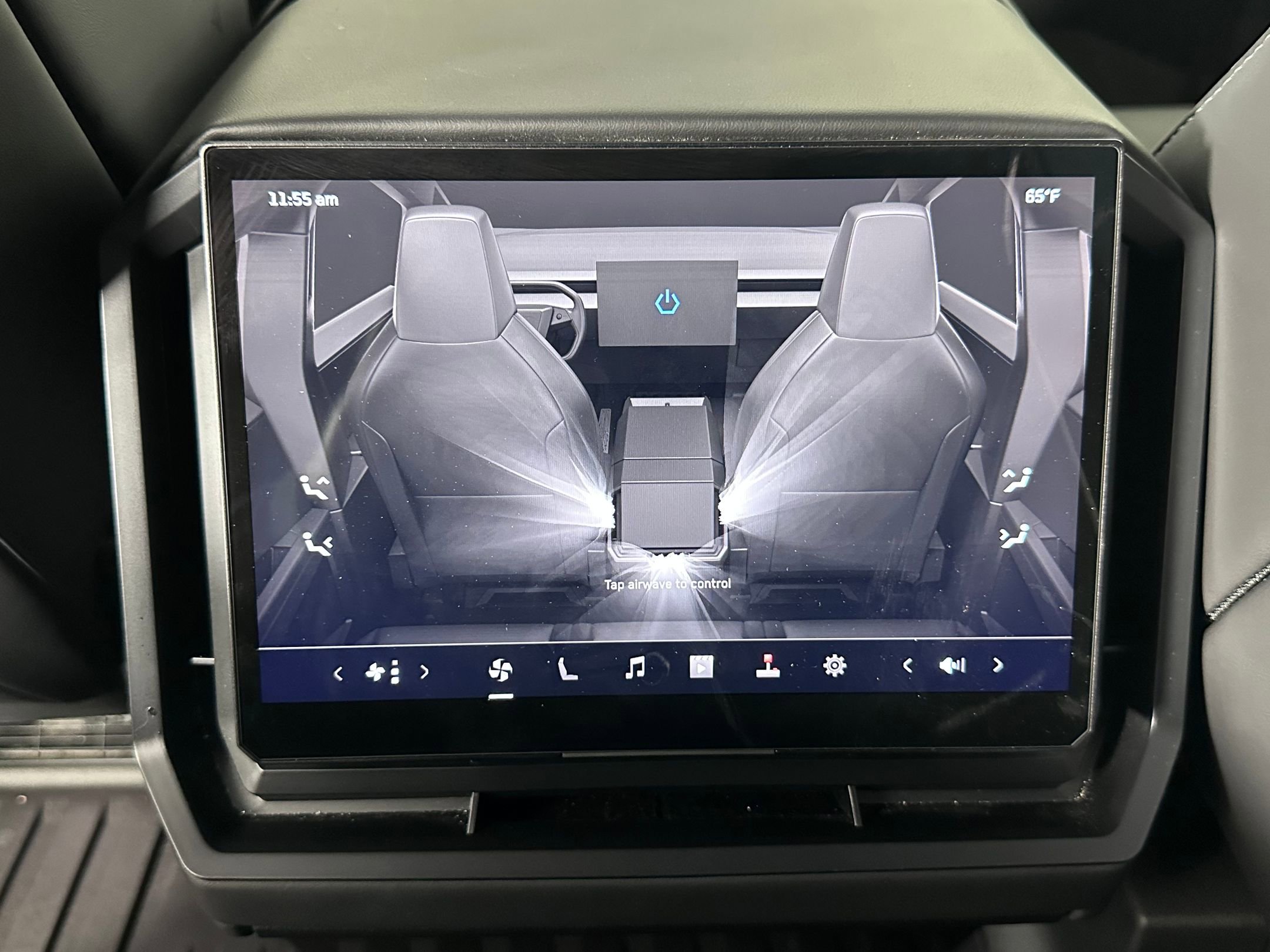 Used 2024 Tesla Cybertruck AWD Crew Cab image 21