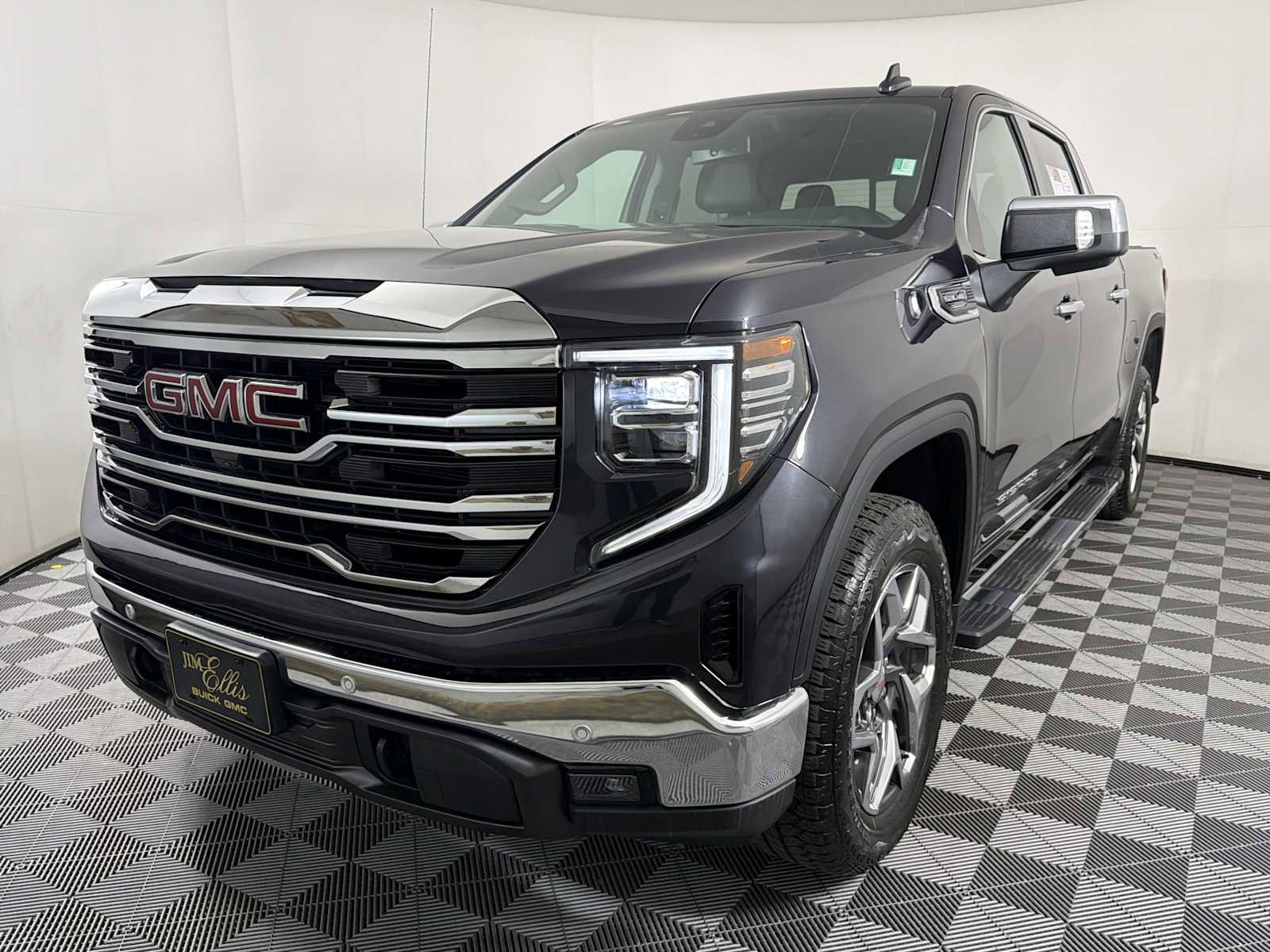Certified 2024 GMC Sierra 1500 SLT w/ SLT Premium Plus Package image 3