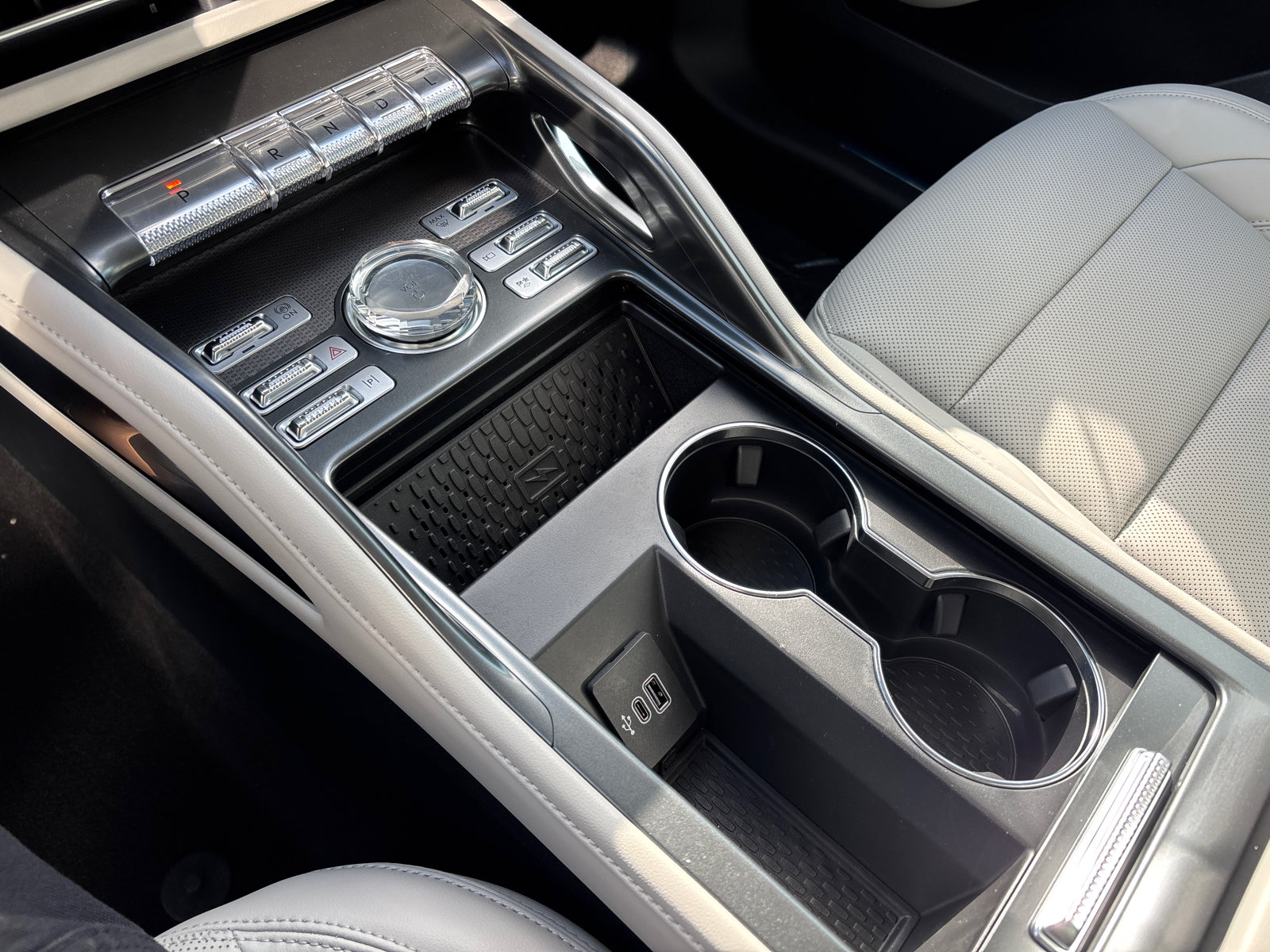 New 2026 Lincoln Nautilus Premier w/ Jet Appearance Package AWD/4WD image 24