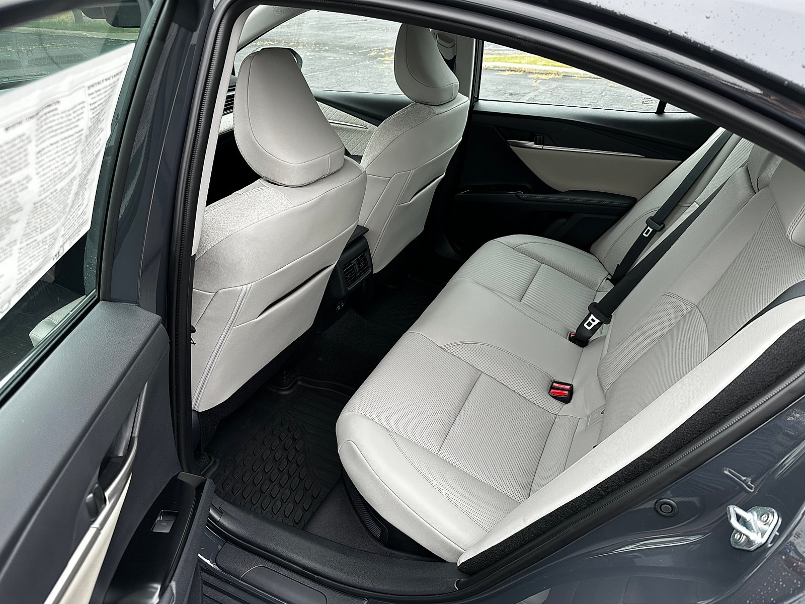 Used 2026 Toyota Camry XLE FWD image 13