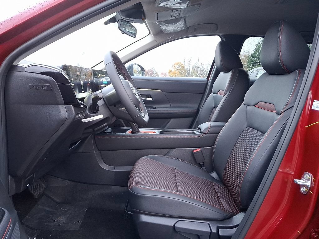 New 2026 Nissan Kicks SR w/ Cold Weather Package AWD/4WD image 9