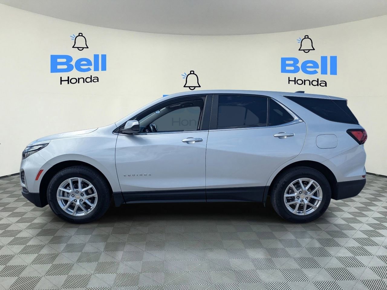 Used 2022 Chevrolet Equinox LT w/ Driver Convenience Package FWD video 2