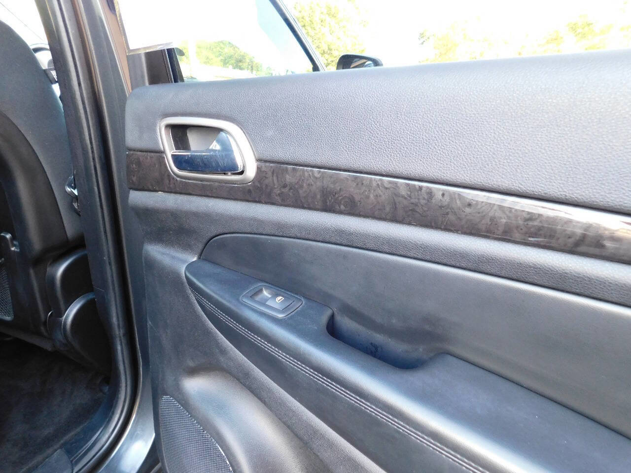 Used 2011 Jeep Grand Cherokee Laredo image 22