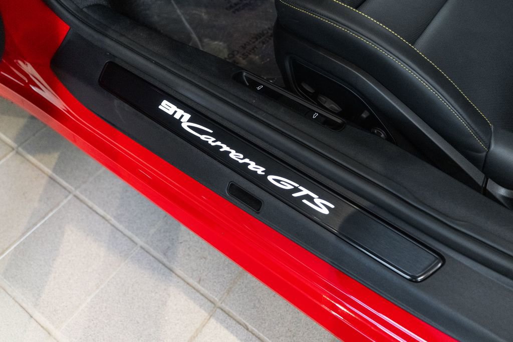 Certified 2025 Porsche 911 Carrera GTS RWD image 25