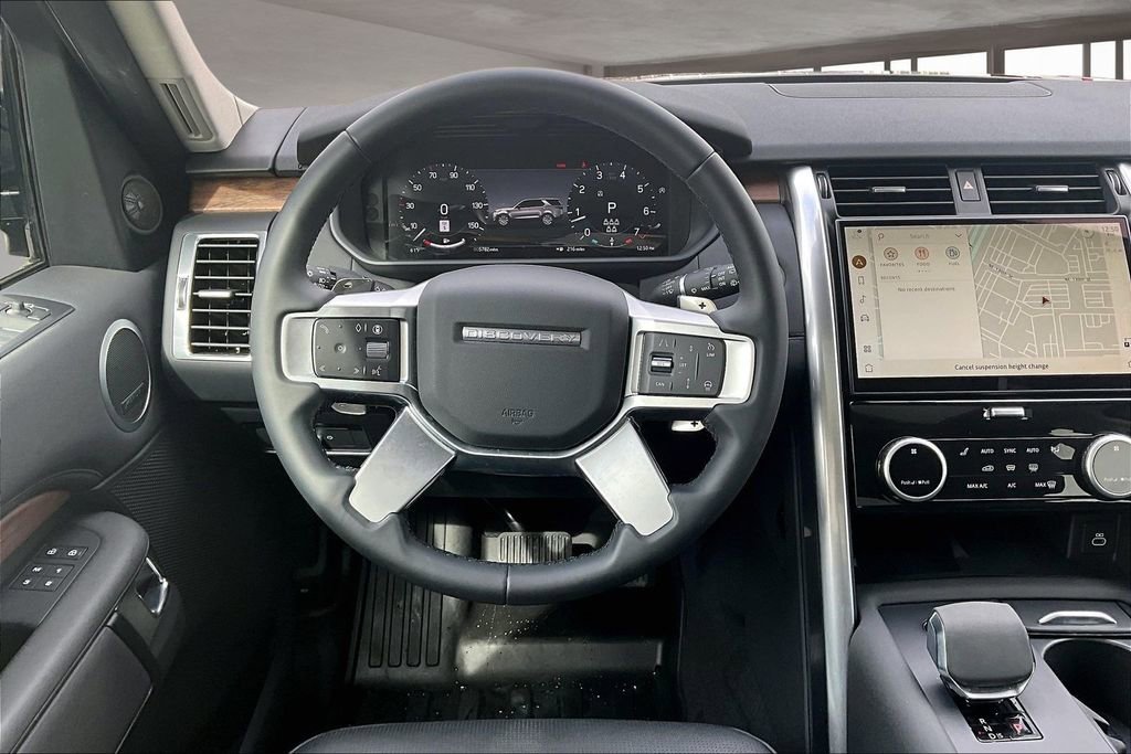 Used 2024 Land Rover Discovery S AWD/4WD image 5