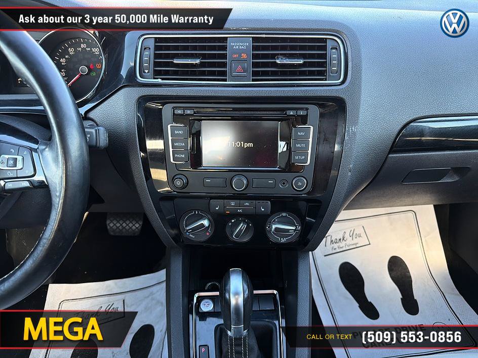 Used 2015 Volkswagen Jetta Sport FWD image 18