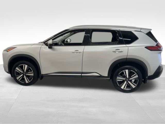 Used 2022 Nissan Rogue SL w/ SL Premium Package image 3