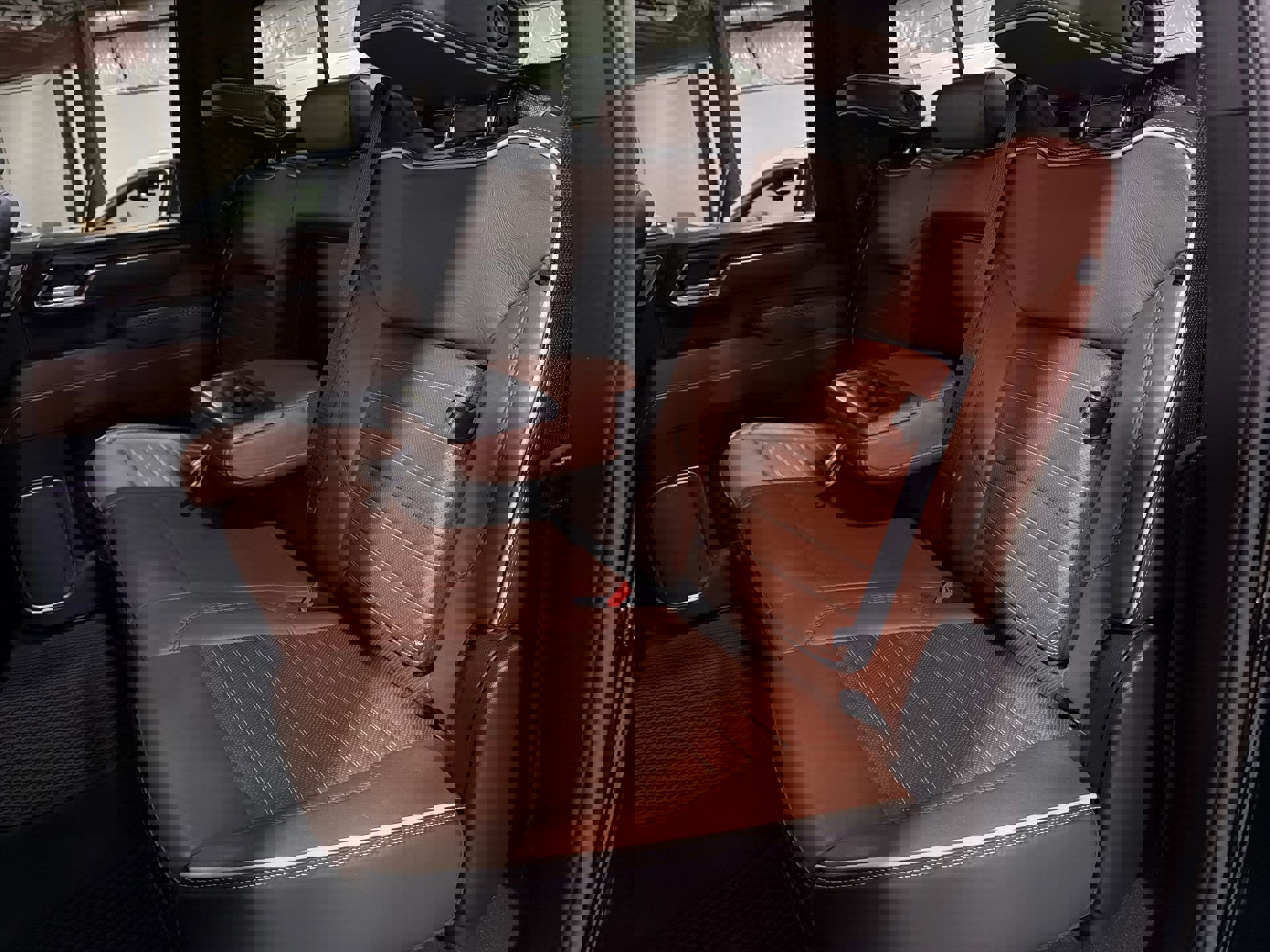 Used 2024 GMC Sierra 2500 Denali Ultimate image 32