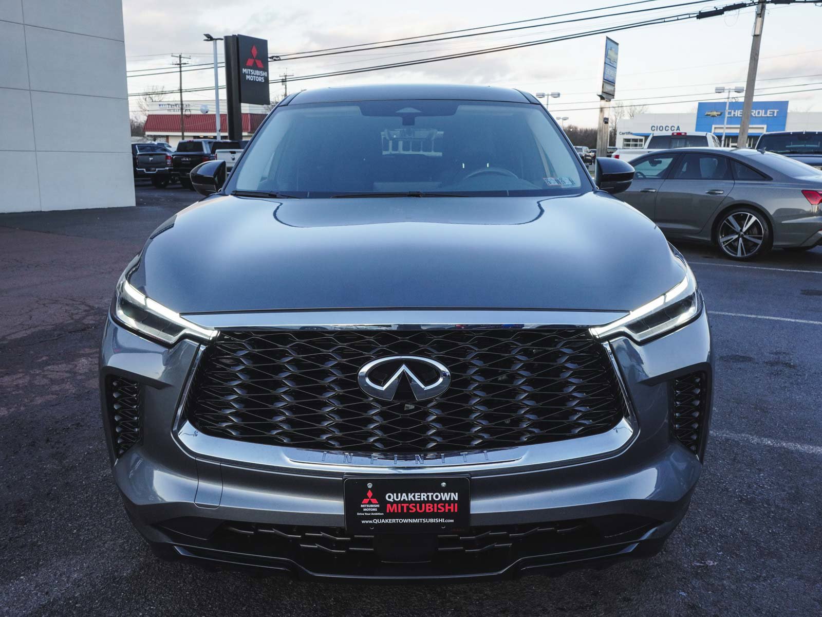 Used 2025 INFINITI QX60 Pure w/ Cargo Package image 2