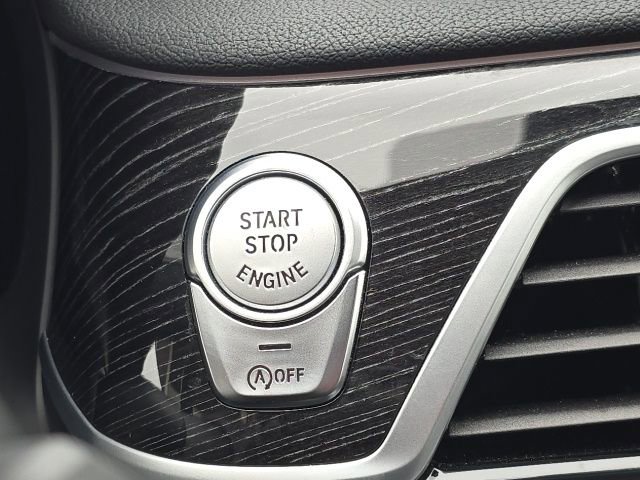 Used 2021 BMW 750i xDrive w/ M Sport Package image 23