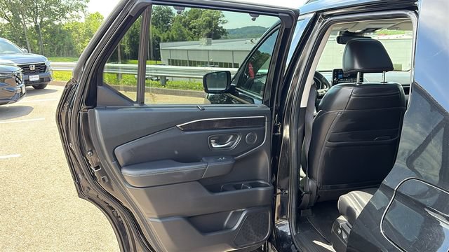 Used 2023 Honda Pilot Elite image 21