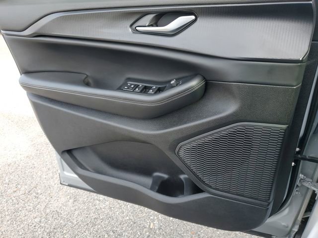 Used 2023 Jeep Grand Cherokee Laredo image 21