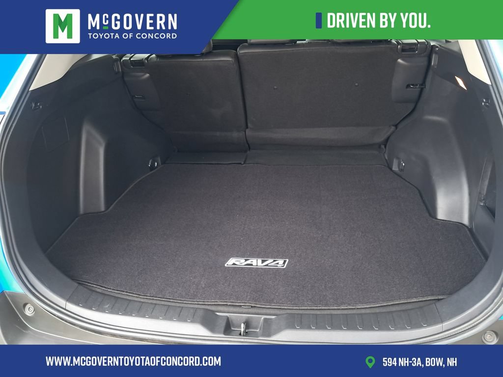 Used 2021 Toyota RAV4 XLE w/ Carpet Mat Package (TMS) AWD/4WD image 6