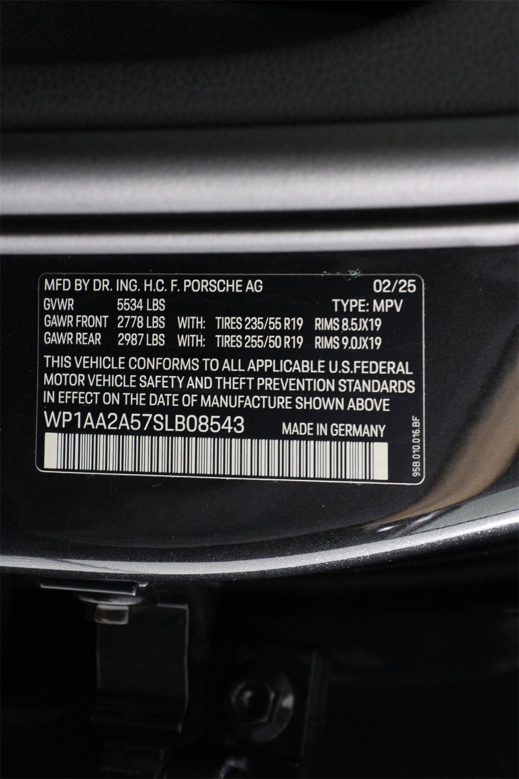 Used 2025 Porsche Macan image 19