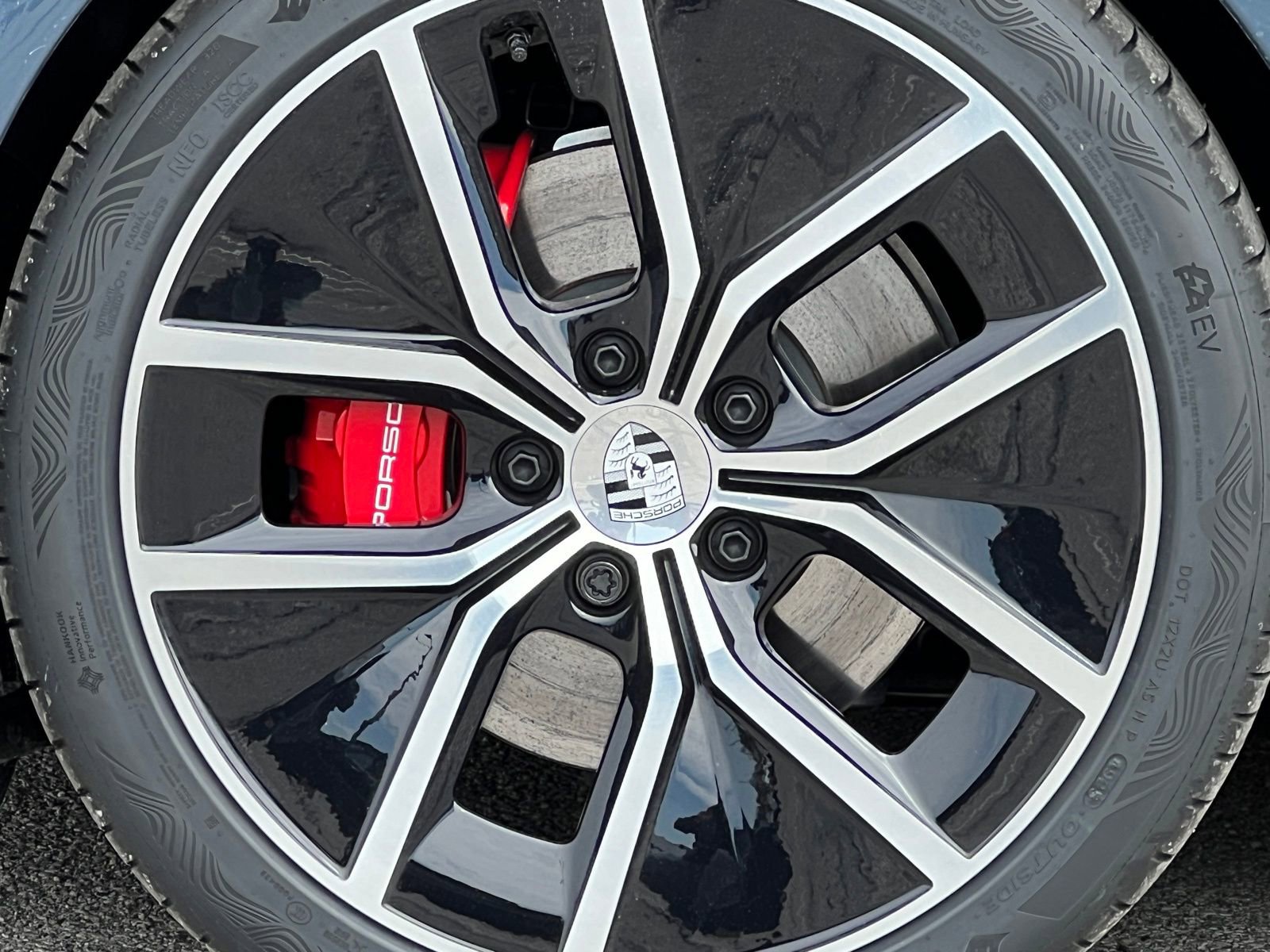 New 2026 Porsche Taycan 4S image 17
