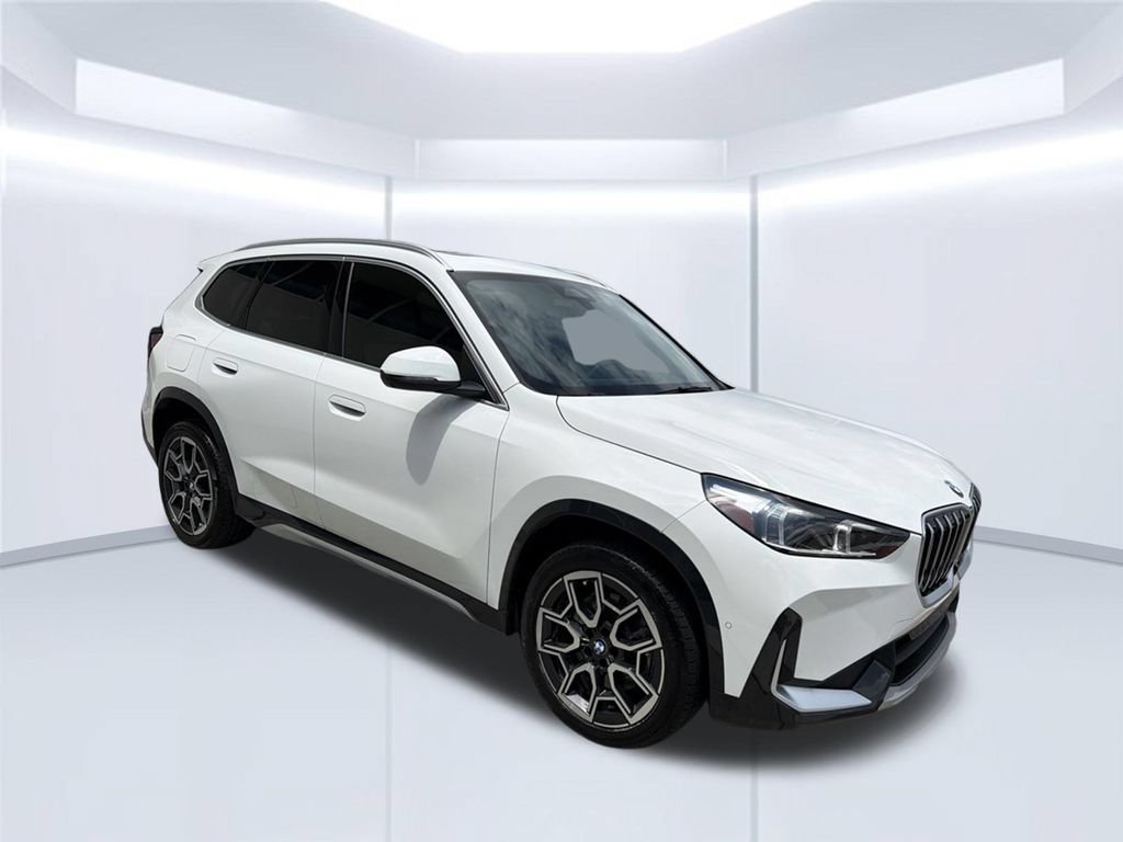 Used 2025 BMW X1 xDrive28i w/ Technology Package AWD/4WD image 9