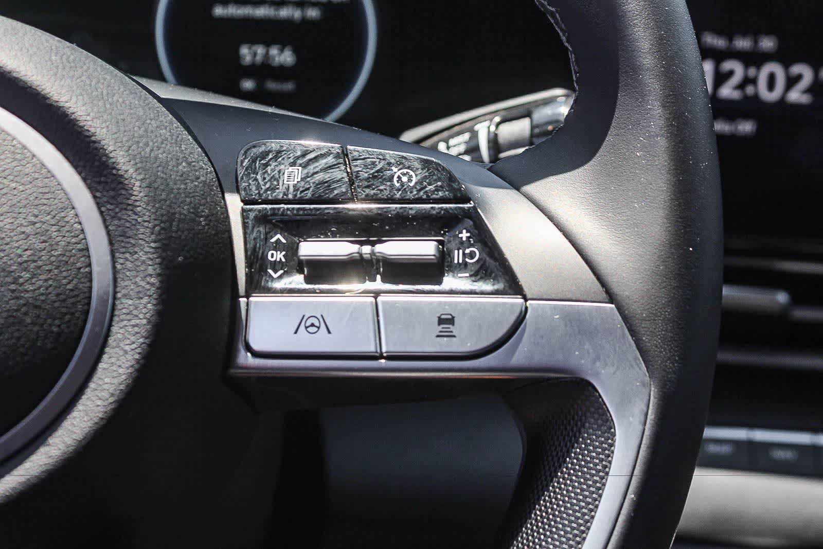 Certified 2023 Hyundai Elantra Limited FWD image 31