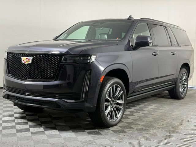Used 2022 Cadillac Escalade ESV Sport Platinum AWD/4WD image 2