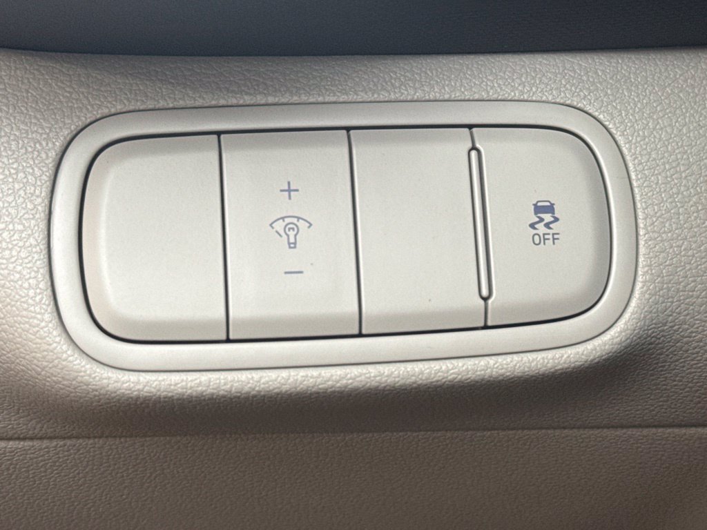 New 2026 Hyundai Venue SEL FWD image 23