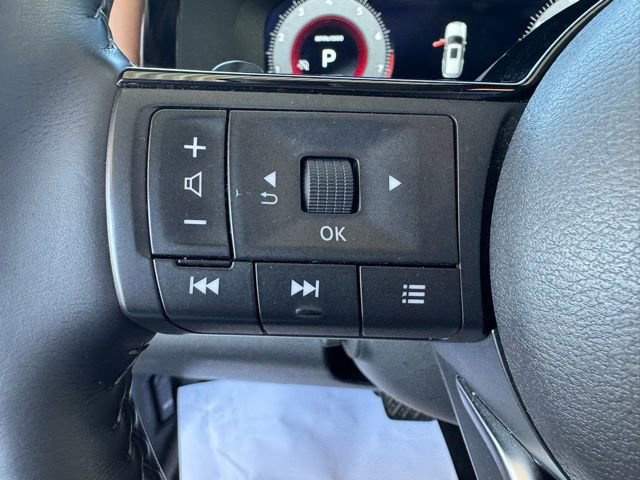 Used 2024 Nissan Pathfinder Platinum w/ Cargo Package image 15