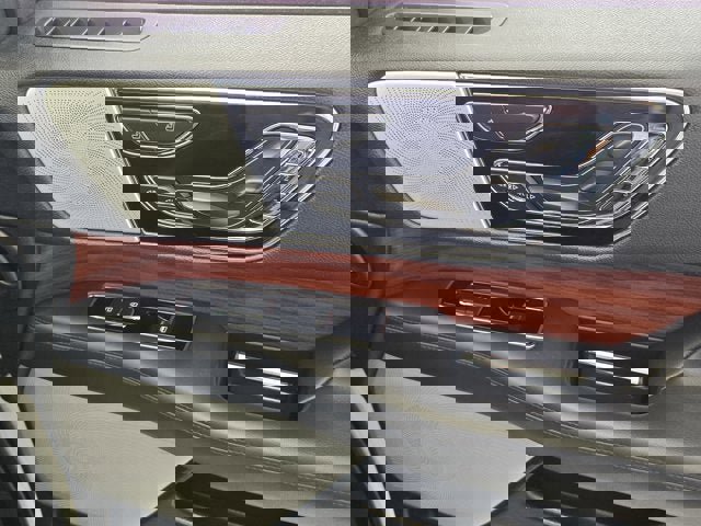 Used 2024 Lincoln Navigator L Reserve w/ Equipment Group 201A image 4