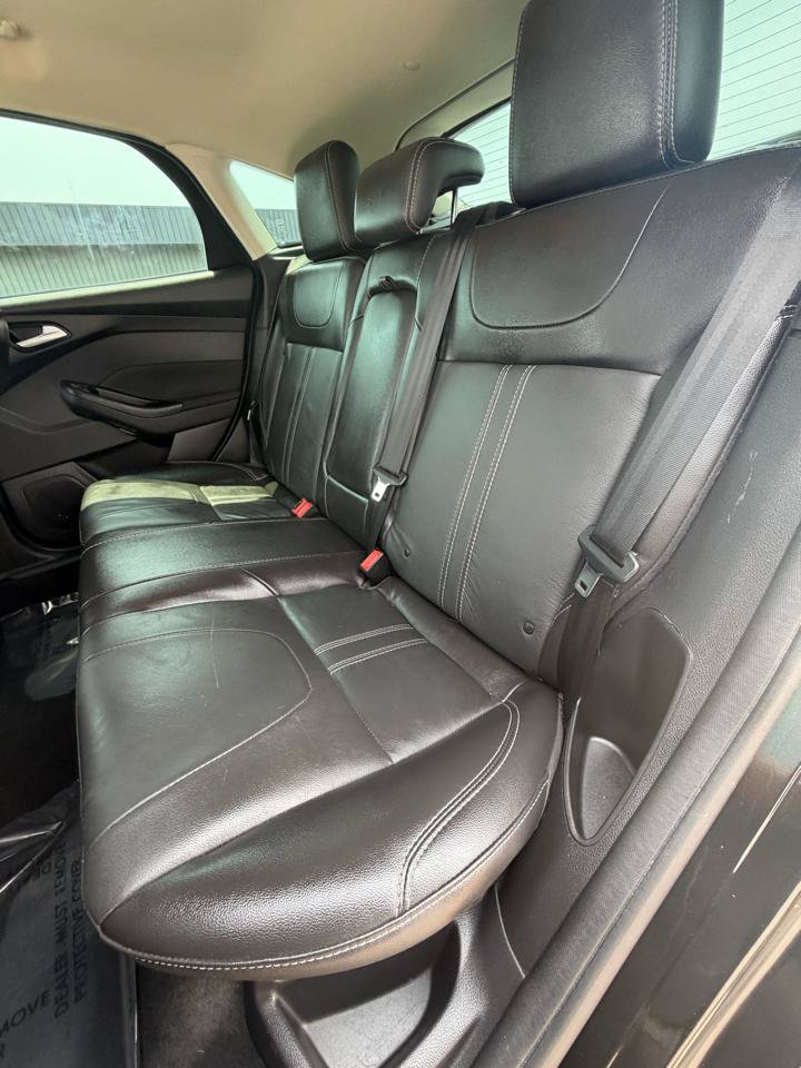 Used 2014 Ford Focus Titanium FWD image 38
