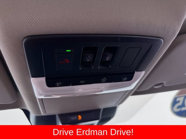 Used 2025 Nissan Rogue Platinum w/ Platinum Premium Package FWD image 18