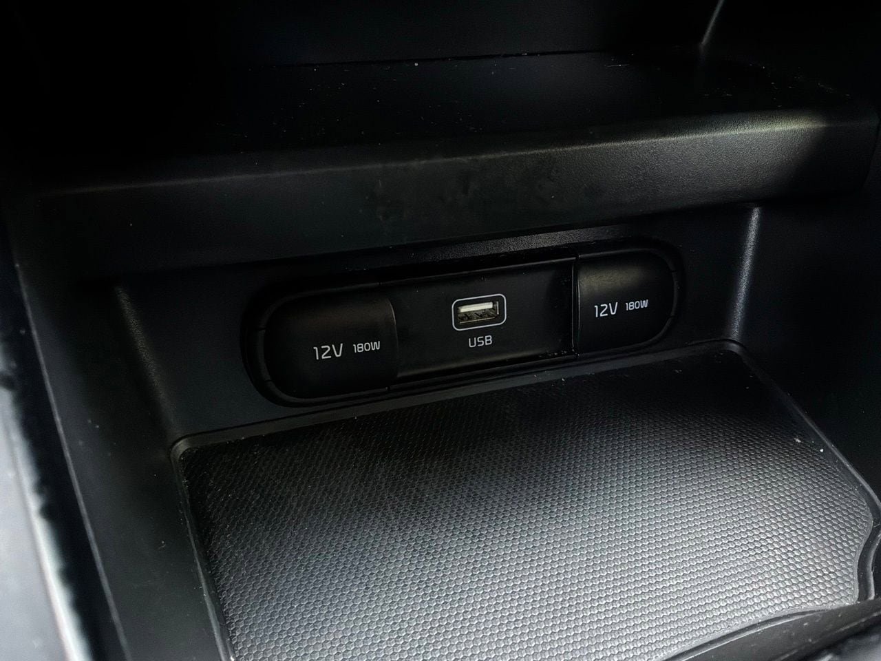 Used 2025 Kia Soul LX w/ LX Technology Package FWD image 23
