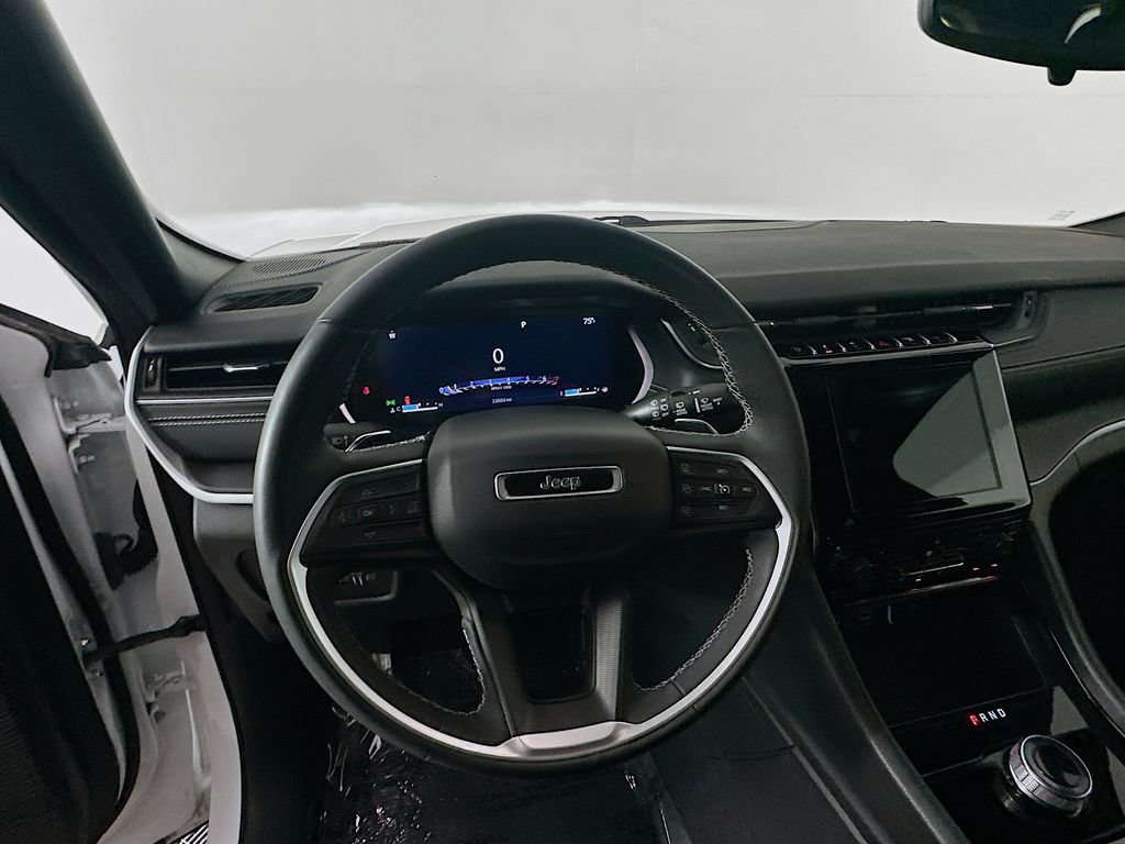Certified 2023 Jeep Grand Cherokee Altitude AWD/4WD image 19