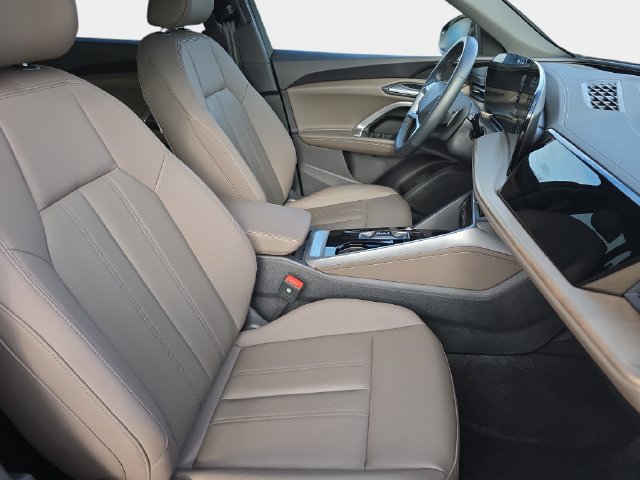 Certified 2025 Audi Q5 Premium w/ Convenience Package AWD/4WD image 12