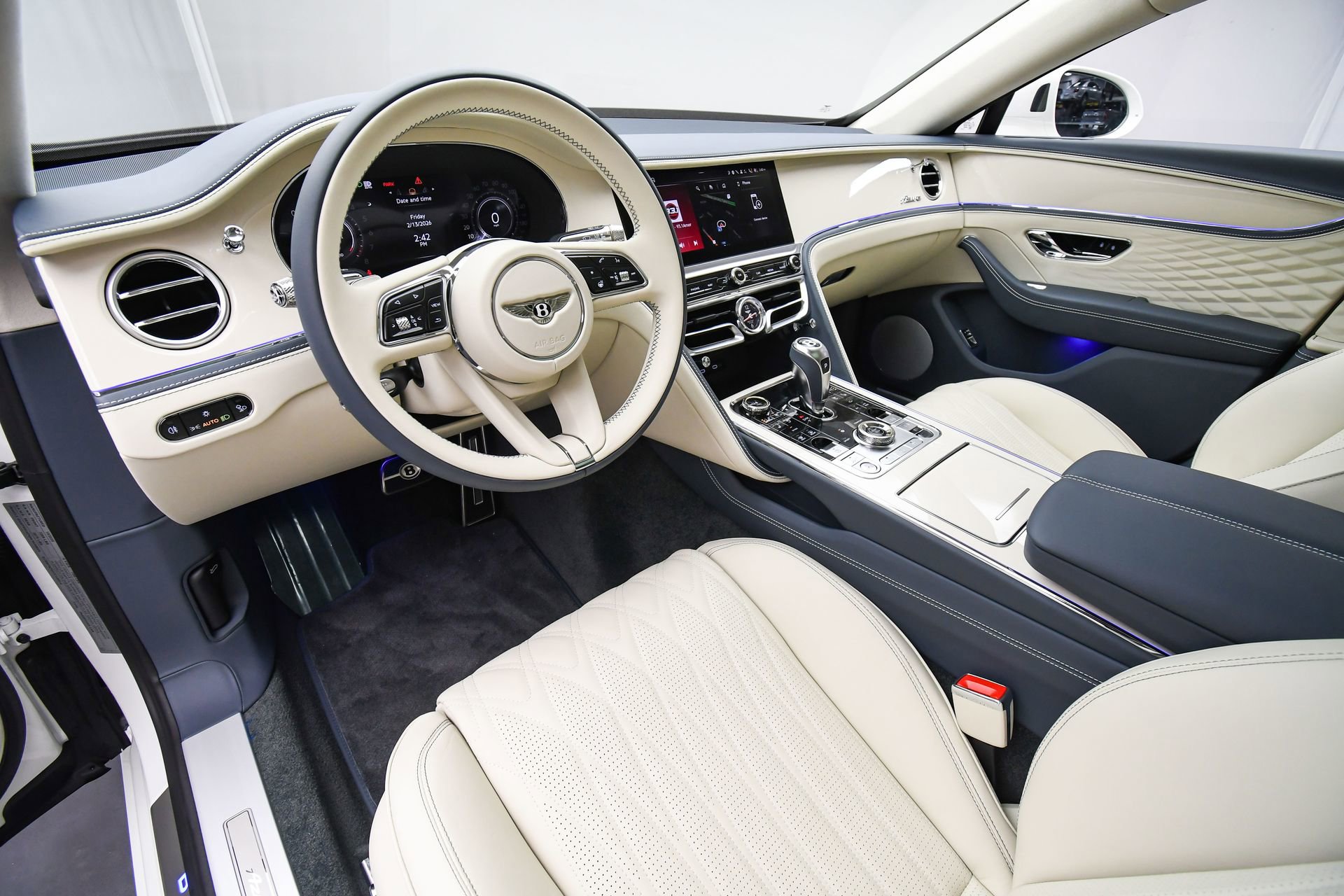New 2026 Bentley Flying Spur Plug-In Hybrid AWD/4WD image 2