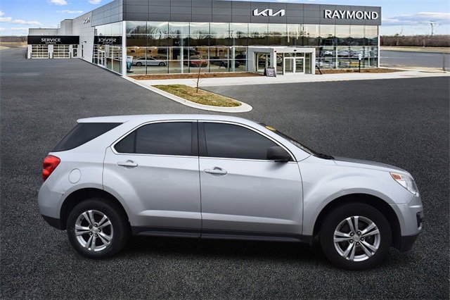 Used 2013 Chevrolet Equinox LS image 2