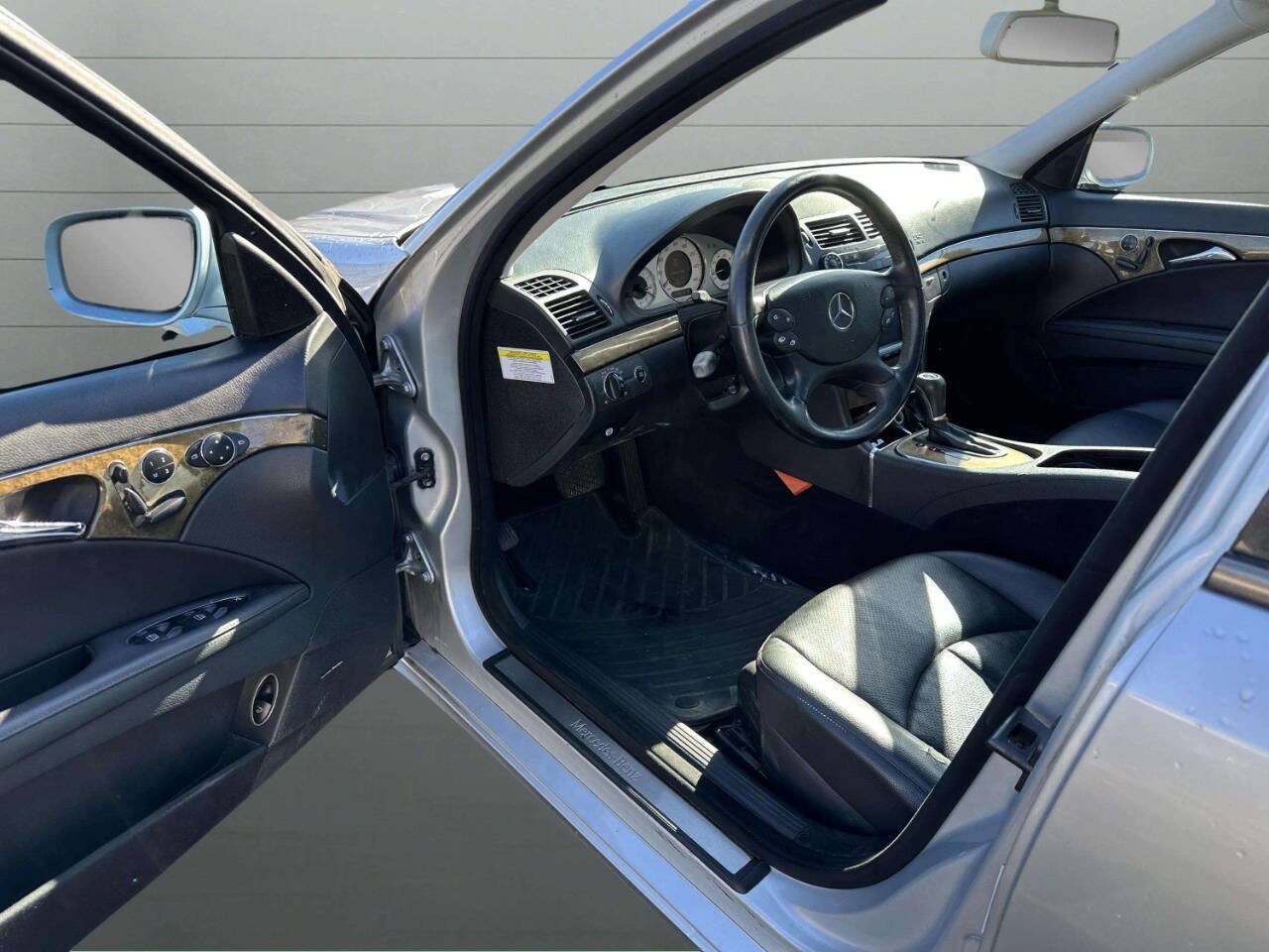 Used 2007 Mercedes-Benz E 350 4MATIC Sedan w/ Premium Pkg 1 image 11