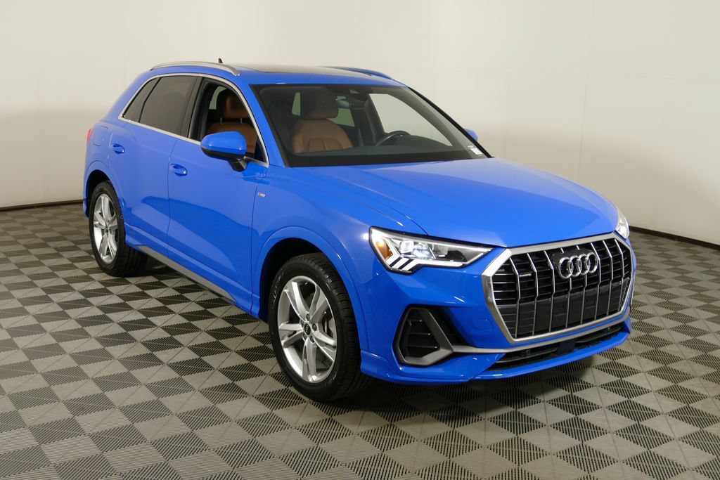 Used 2023 Audi Q3 2.0T Premium w/ Convenience Package AWD/4WD image 1