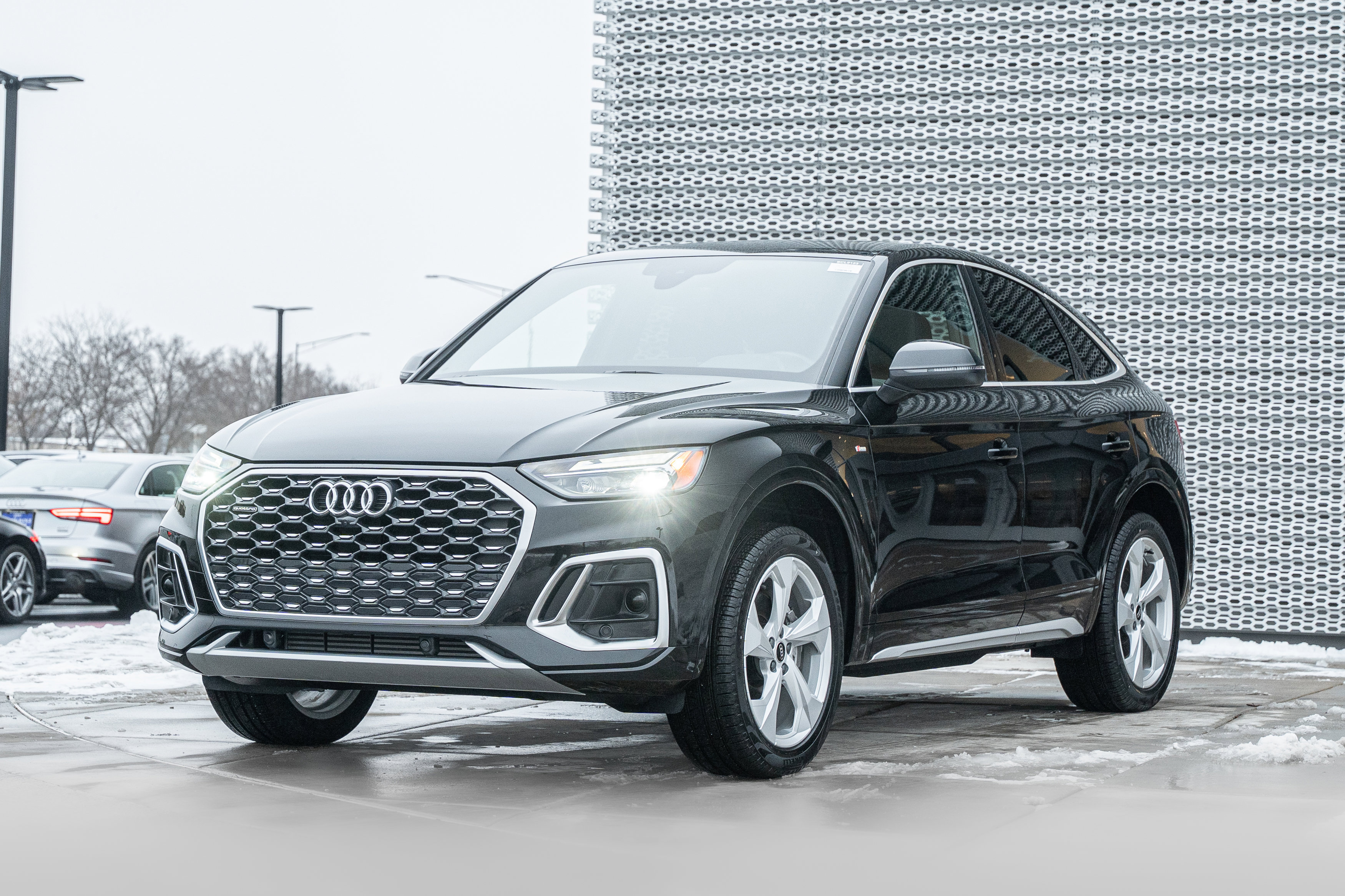 Certified 2025 Audi Q5 2.0T Premium Plus w/ Premium Plus Package image 7