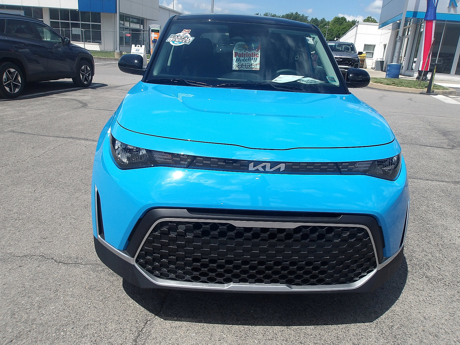 Used 2025 Kia Soul S FWD image 2