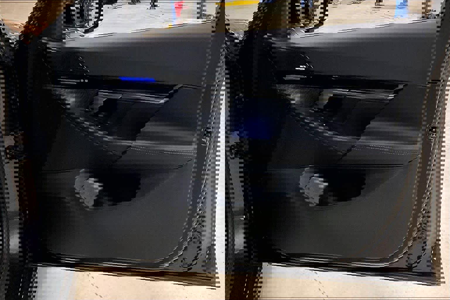 Certified 2025 BMW 530i image 21