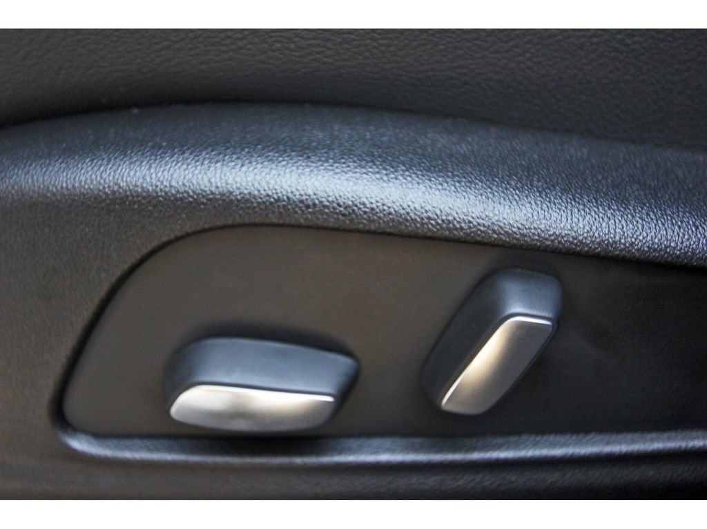 New 2025 Cadillac XT5 Luxury image 22