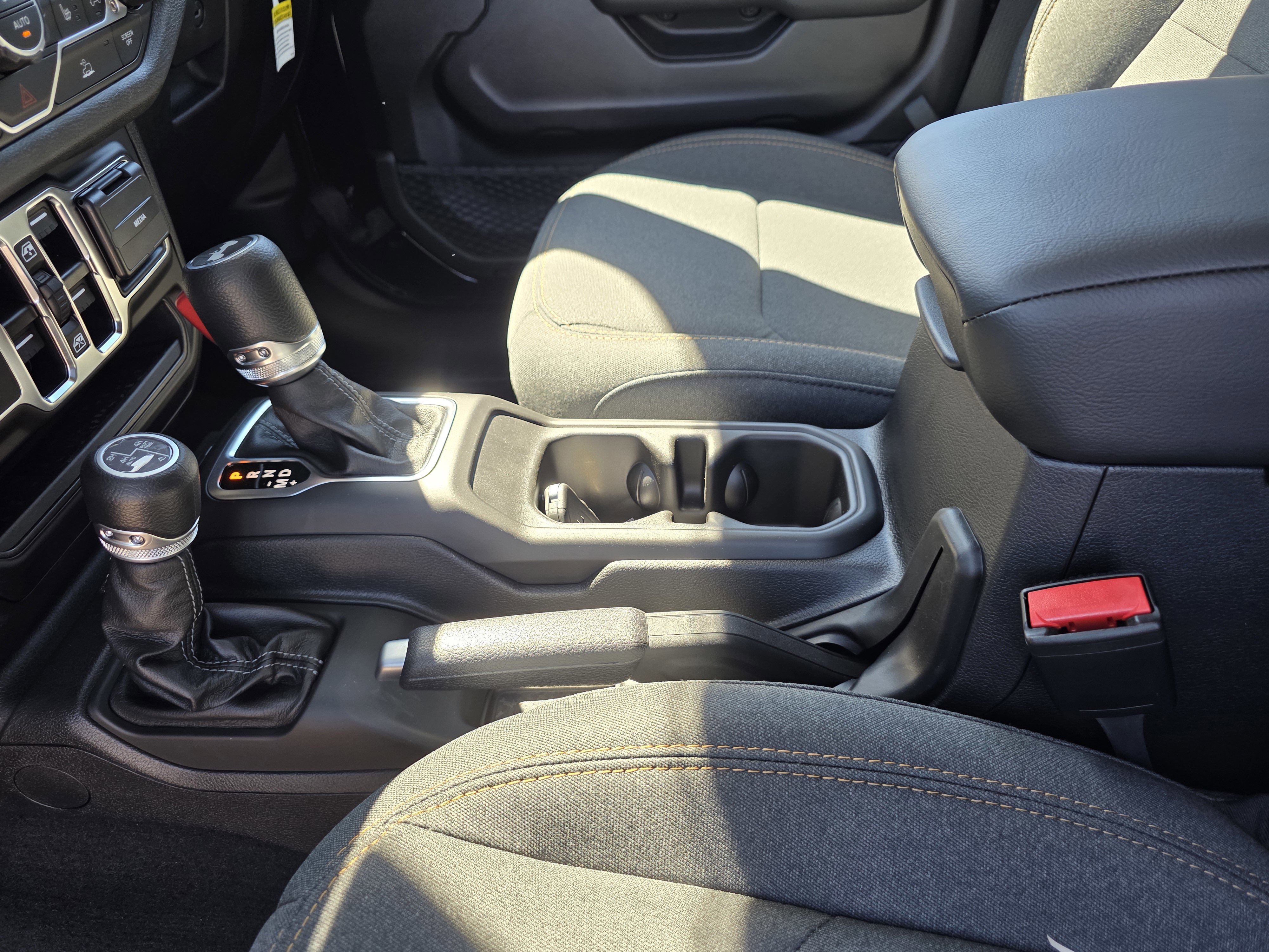 New 2025 Jeep Wrangler Sport S w/ Convenience Group AWD/4WD image 12