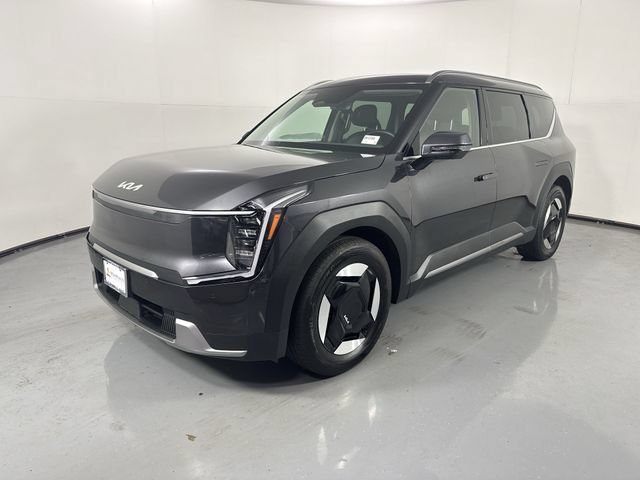 Certified 2024 Kia EV9 Wind AWD/4WD image 2