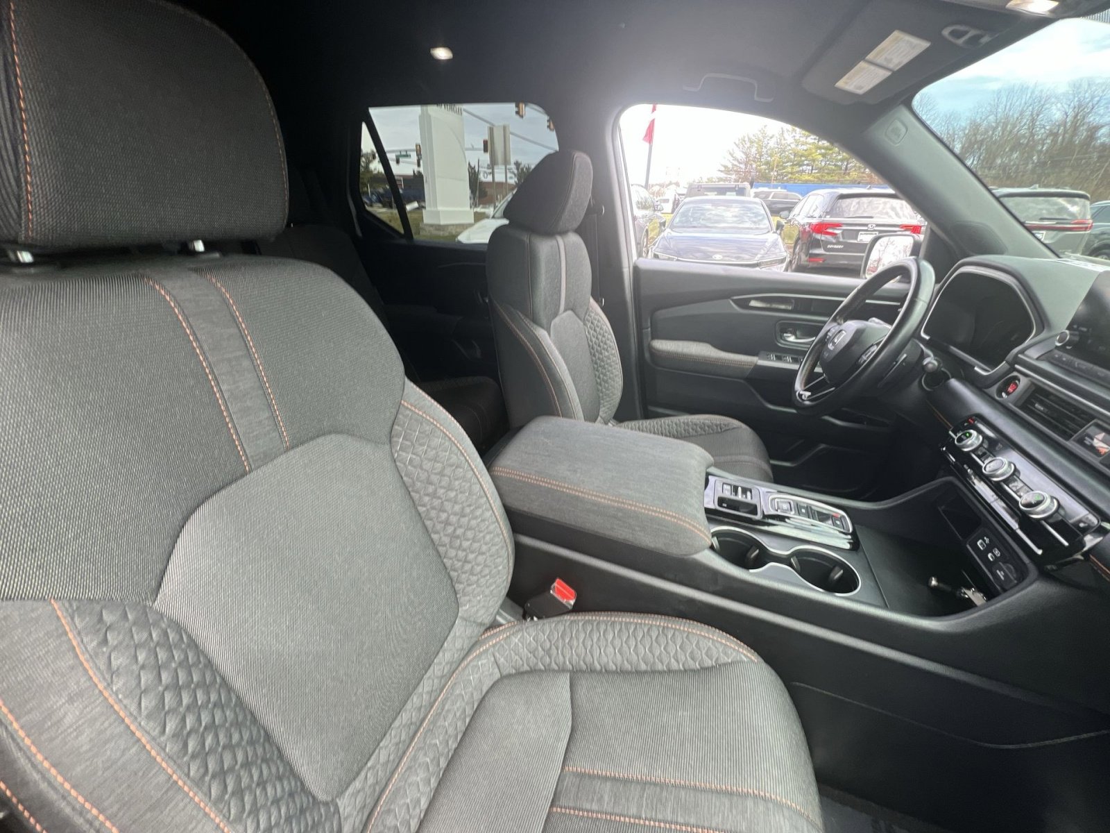 Used 2023 Honda Pilot Sport image 26