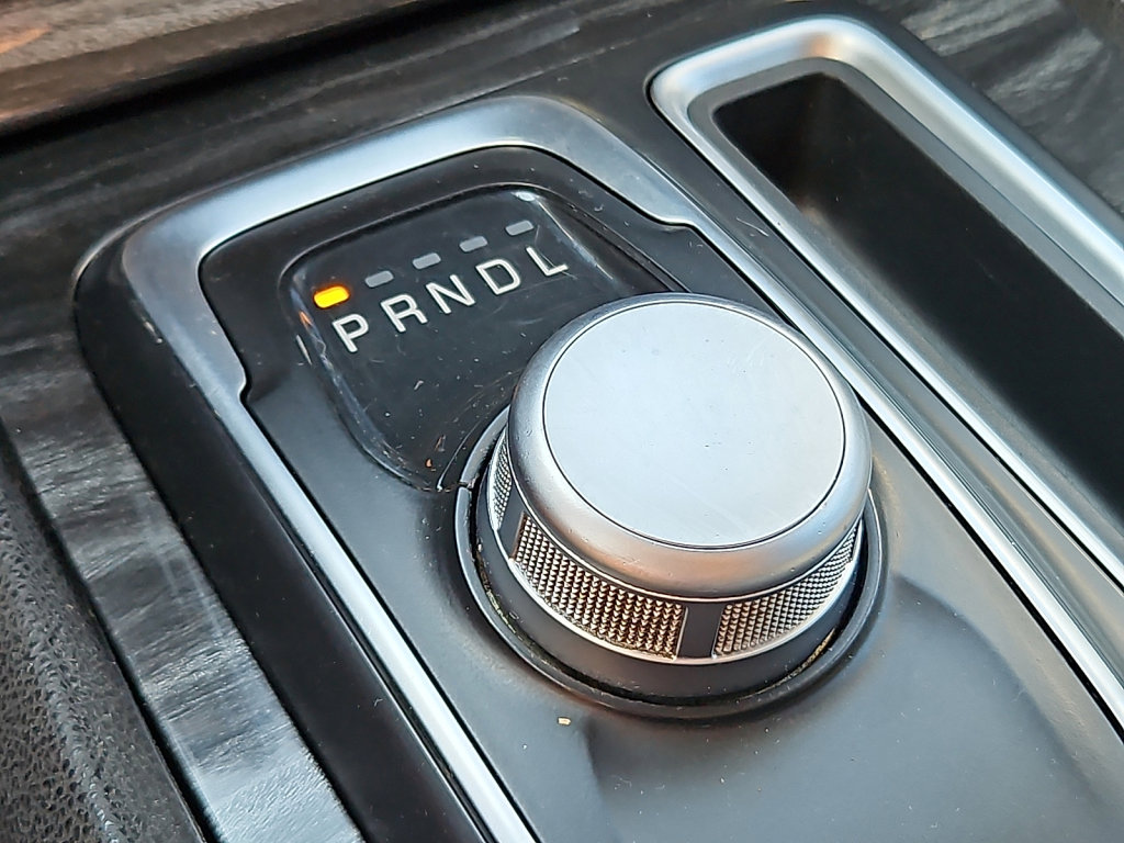 Used 2018 Chrysler 300 Touring image 29